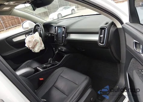 2019 Volvo Xc40 T5 Momentum/T5 R-Design из США, поврежденный, VIN YV4162XZ2K2013775